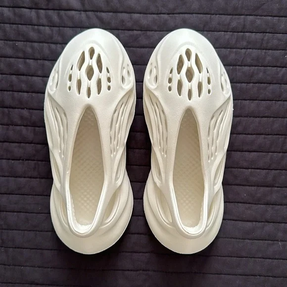 Yeezy foam runner SAND - Picture 3 of 7